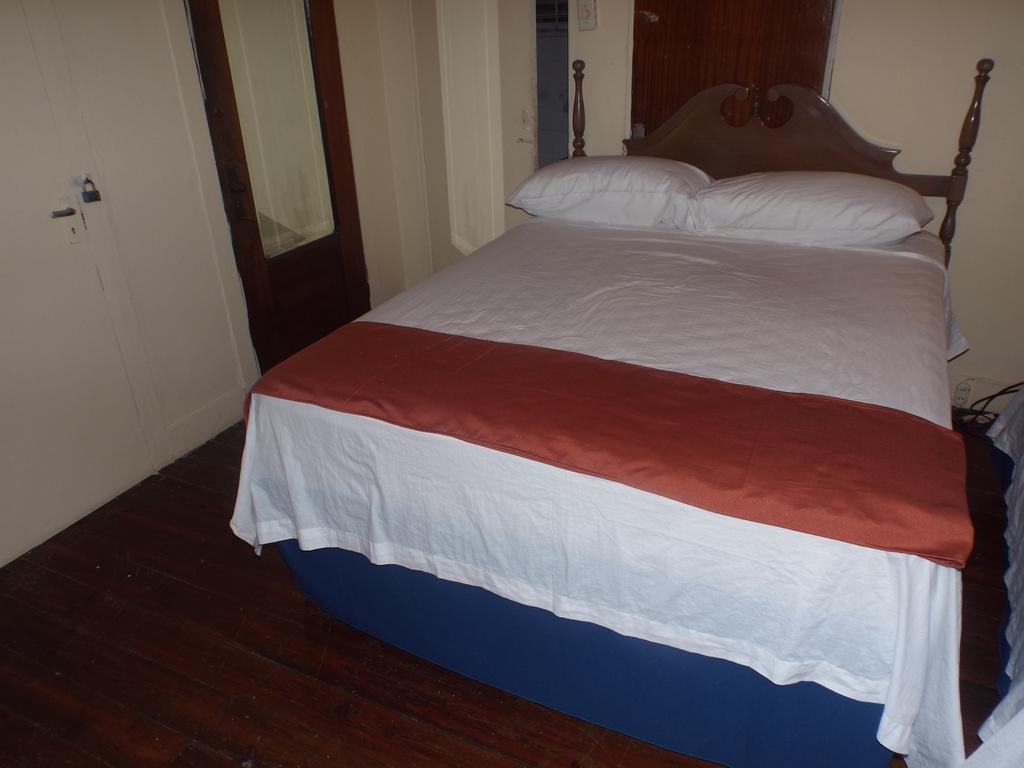 Tropical Court Inn New Кингстон Номер фото