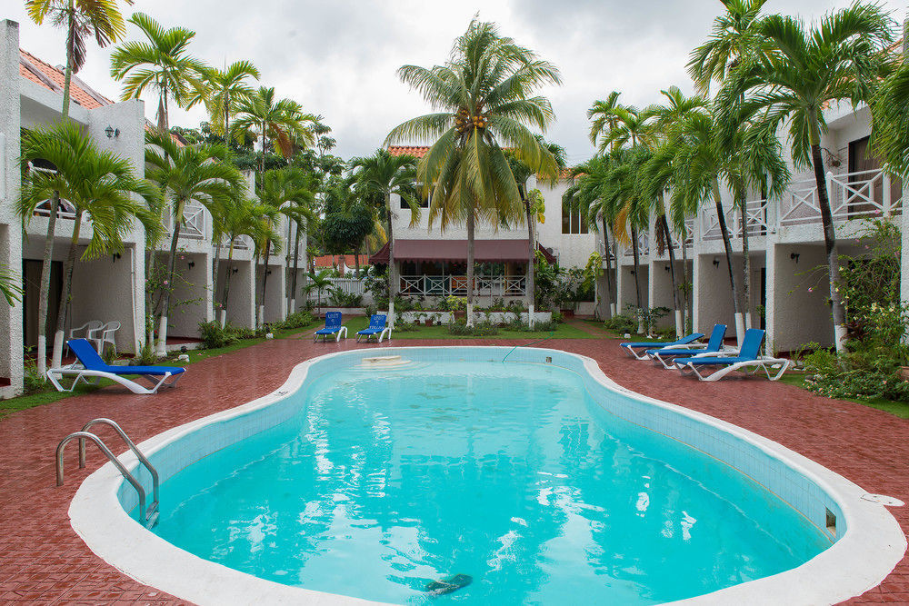 Tropical Court Inn New Кингстон Экстерьер фото