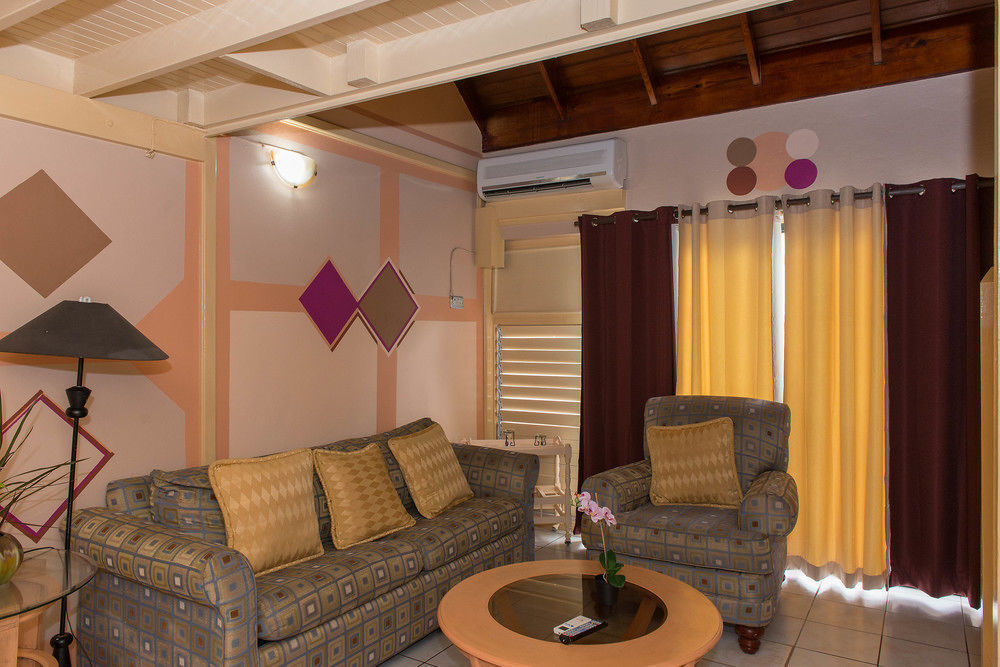 Tropical Court Inn New Кингстон Экстерьер фото